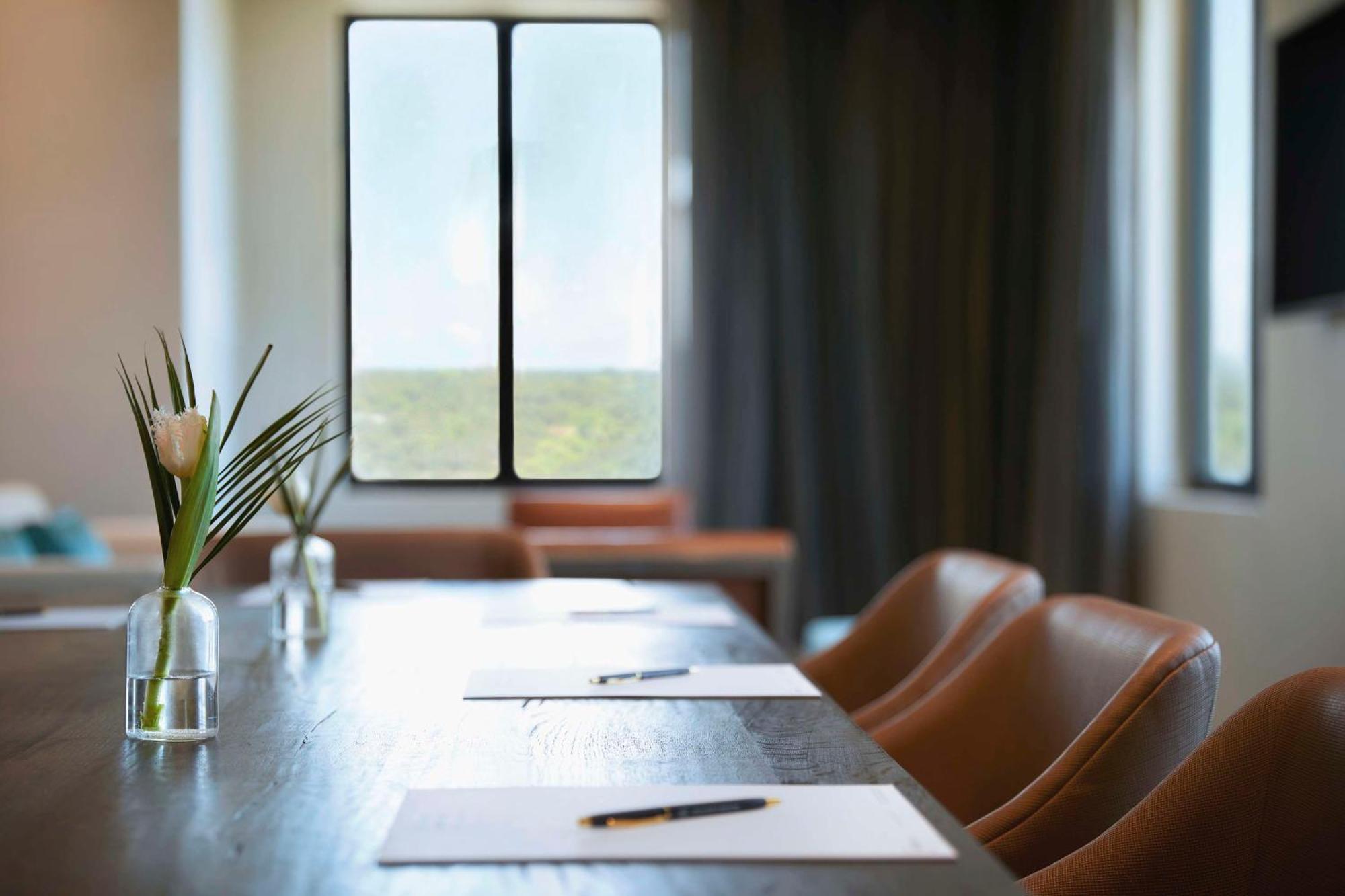 Thesis Hotel Miami Coral Gables, Curio Collection By Hilton Экстерьер фото